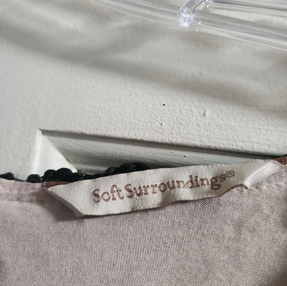 Romantic Floral Supreme Soutache Black Crochet Tunic Top Like New. - Picture 5 of 7